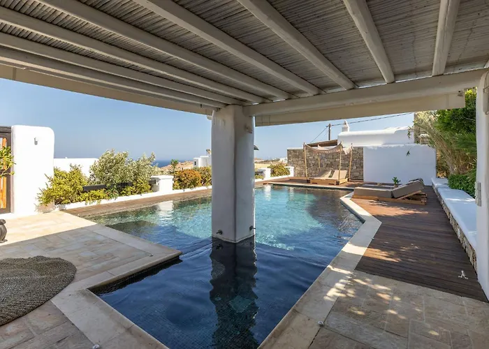 Myconian Platinum Senior & Deluxe Villa *