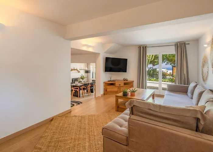 Myconian Platinum Senior & Deluxe Vila *