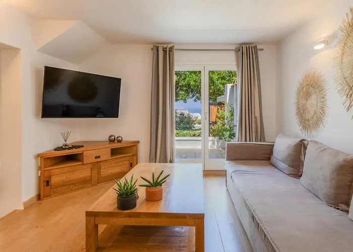 Myconian Platinum Senior & Deluxe Villa