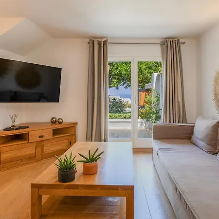 Myconian Platinum Senior & Deluxe Вилла