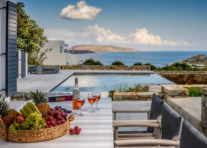 Myconian Platinum Senior & Deluxe Villa *