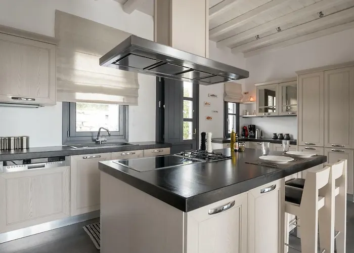 Myconian Platinum Senior & Deluxe * Καλαφάτη